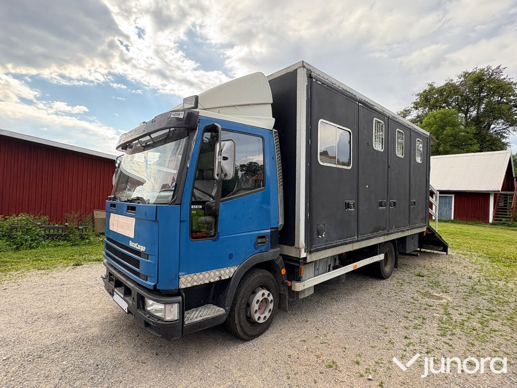 Hästtransport Iveco EuroCargo 85E18 - Camión para caballos: foto 1 Hästtransport Iveco EuroCargo 85E18 - Camión para caballos: foto 1