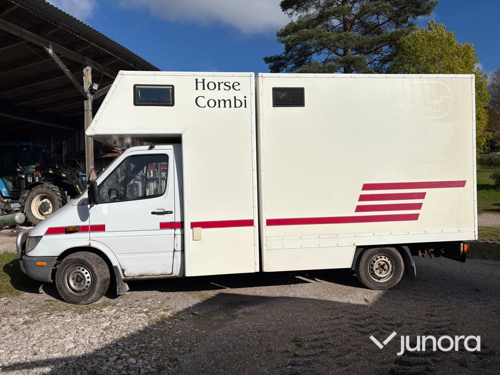 Hästtransport Mercedes-Benz 316 CDI - Autocaravana capuchina: foto 2 Hästtransport Mercedes-Benz 316 CDI - Autocaravana capuchina: foto 2