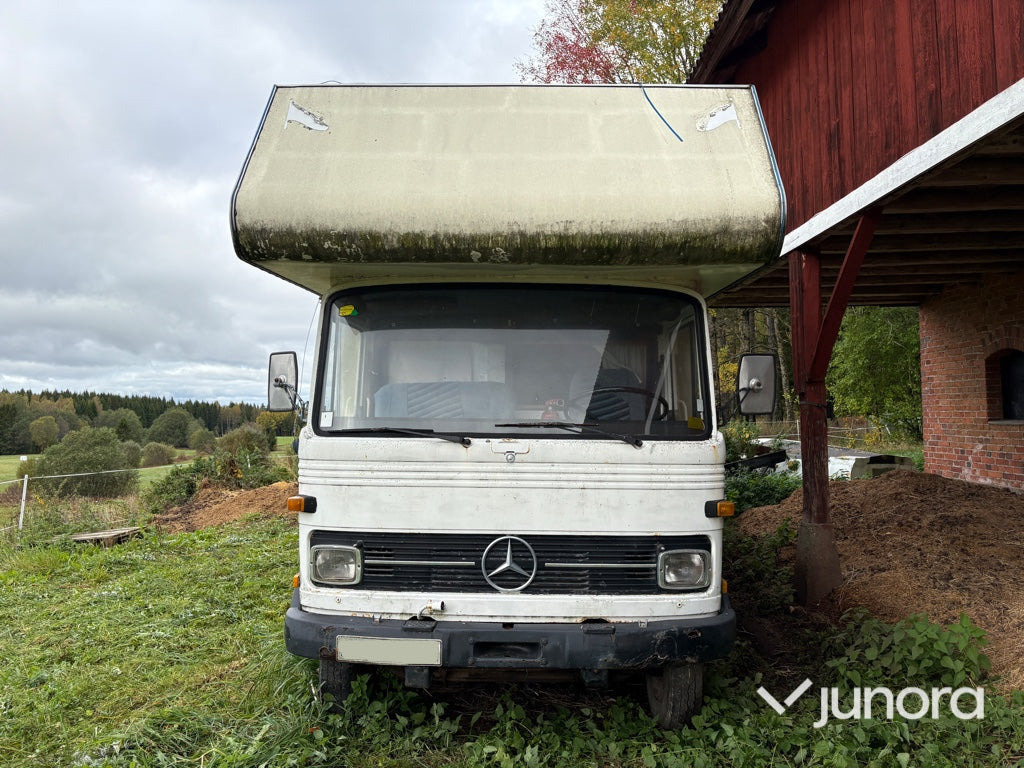 Husbil MERCEDES BENZ LP 608/32 - Autocaravana capuchina: foto 2 Husbil MERCEDES BENZ LP 608/32 - Autocaravana capuchina: foto 2