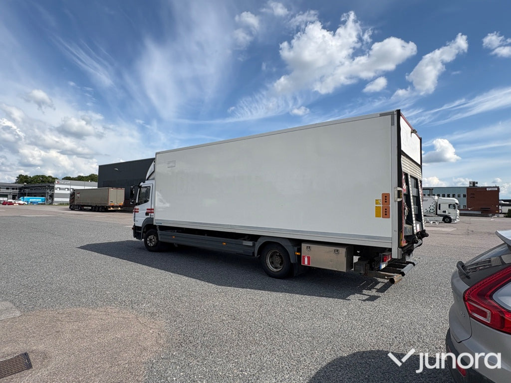 Lastbil - Mercedes, Atego 1223 - Camión caja cerrada: foto 5 Lastbil - Mercedes, Atego 1223 - Camión caja cerrada: foto 5