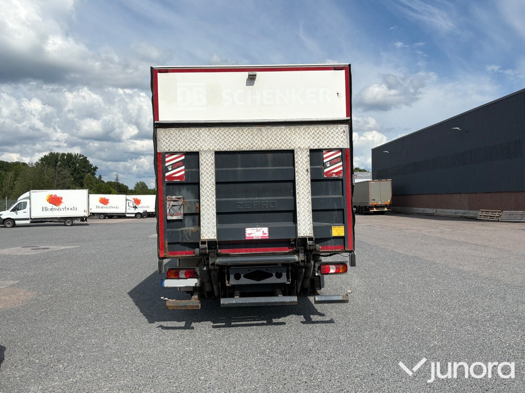 Lastbil - Mercedes, Atego 1223 - Camión caja cerrada: foto 4 Lastbil - Mercedes, Atego 1223 - Camión caja cerrada: foto 4