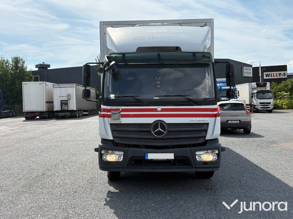 Lastbil - Mercedes, Atego 1223 - Camión caja cerrada: foto 2 Lastbil - Mercedes, Atego 1223 - Camión caja cerrada: foto 2