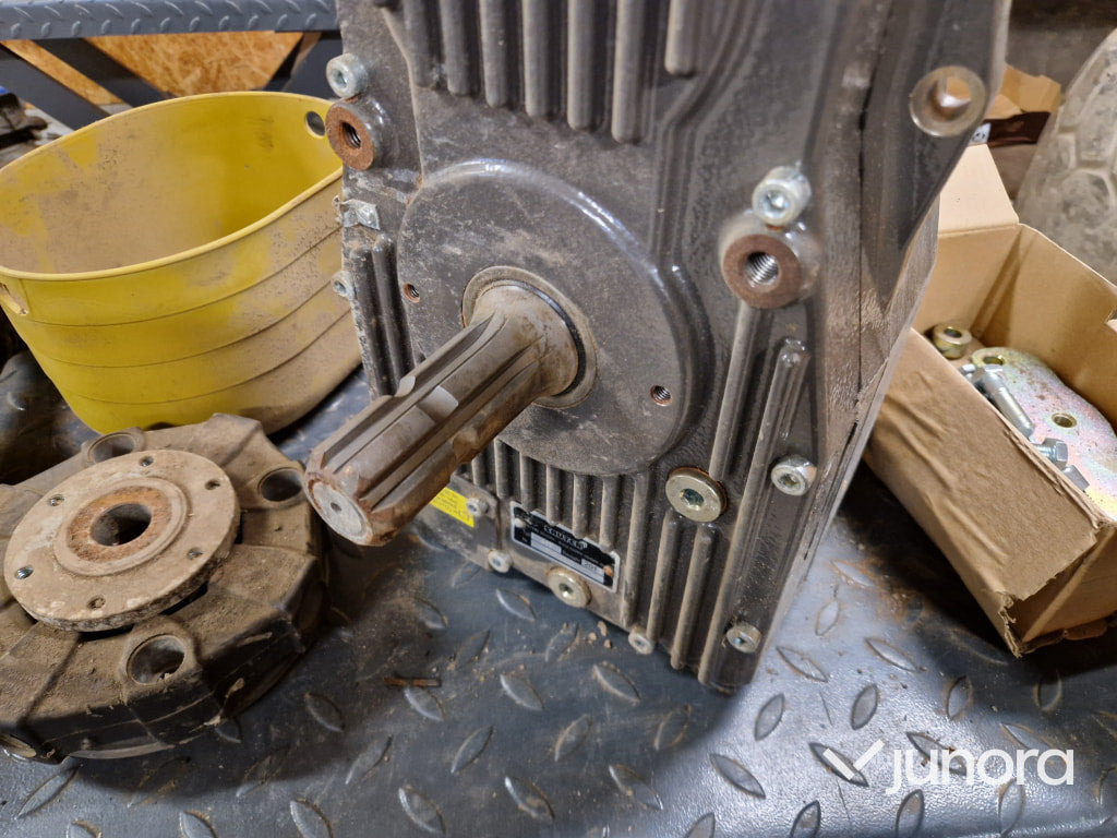 Front PTO - till Claas Arion 610 - Piezas de recambio para Maquinaria agrícola: foto 2 Front PTO - till Claas Arion 610 - Piezas de recambio para Maquinaria agrícola: foto 2