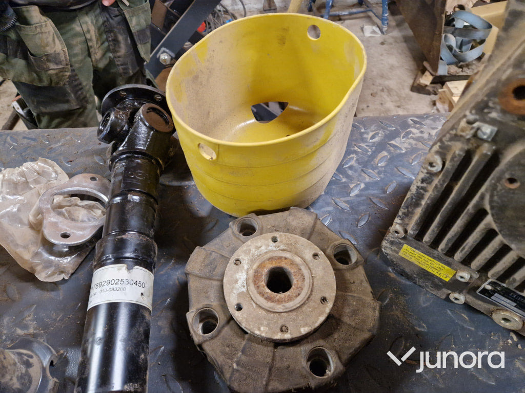 Front PTO - till Claas Arion 610 - Piezas de recambio para Maquinaria agrícola: foto 4 Front PTO - till Claas Arion 610 - Piezas de recambio para Maquinaria agrícola: foto 4