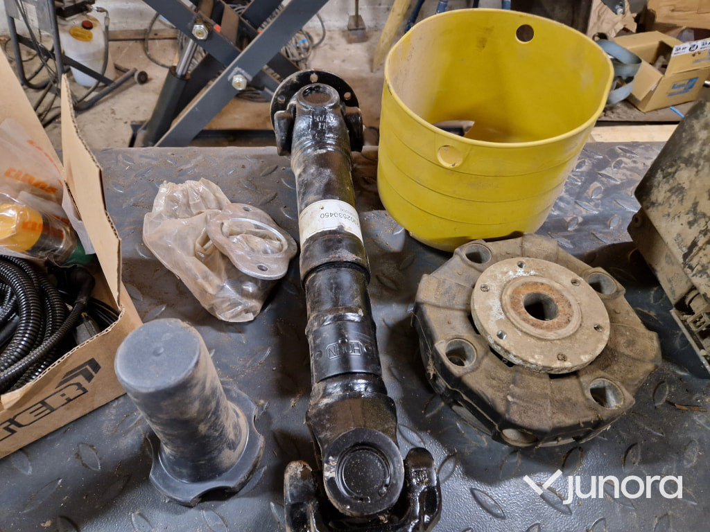 Front PTO - till Claas Arion 610 - Piezas de recambio para Maquinaria agrícola: foto 3 Front PTO - till Claas Arion 610 - Piezas de recambio para Maquinaria agrícola: foto 3