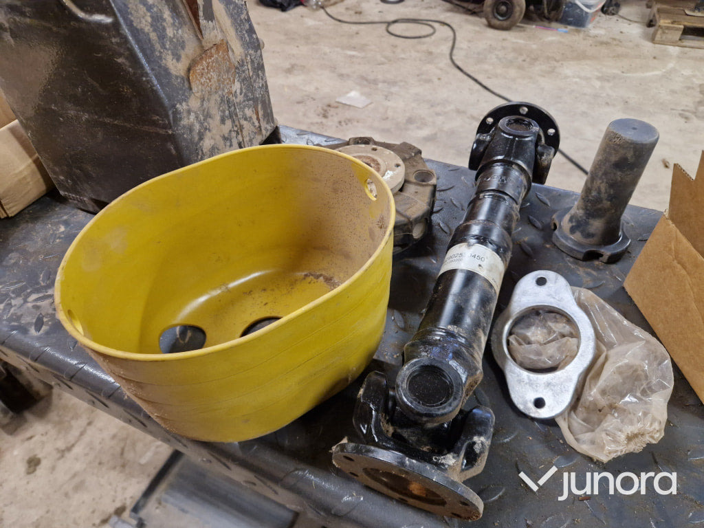 Front PTO - till Claas Arion 610 - Piezas de recambio para Maquinaria agrícola: foto 5 Front PTO - till Claas Arion 610 - Piezas de recambio para Maquinaria agrícola: foto 5