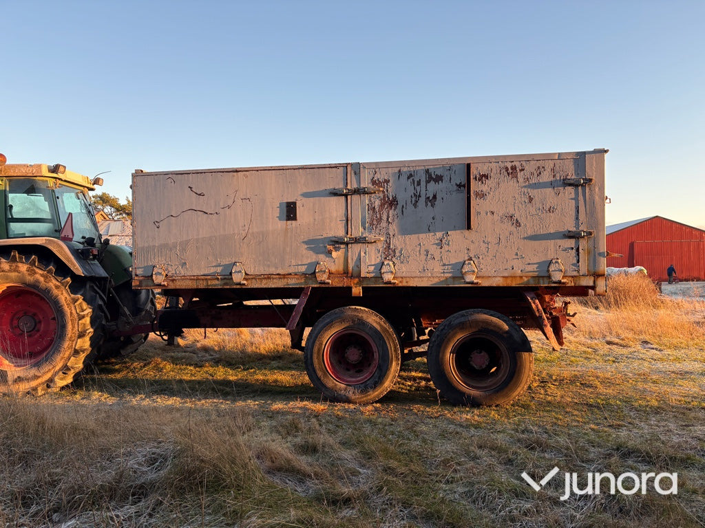 Spannmålskärra - 16 ton - Remolque volquete agrícola: foto 2 Spannmålskärra - 16 ton - Remolque volquete agrícola: foto 2