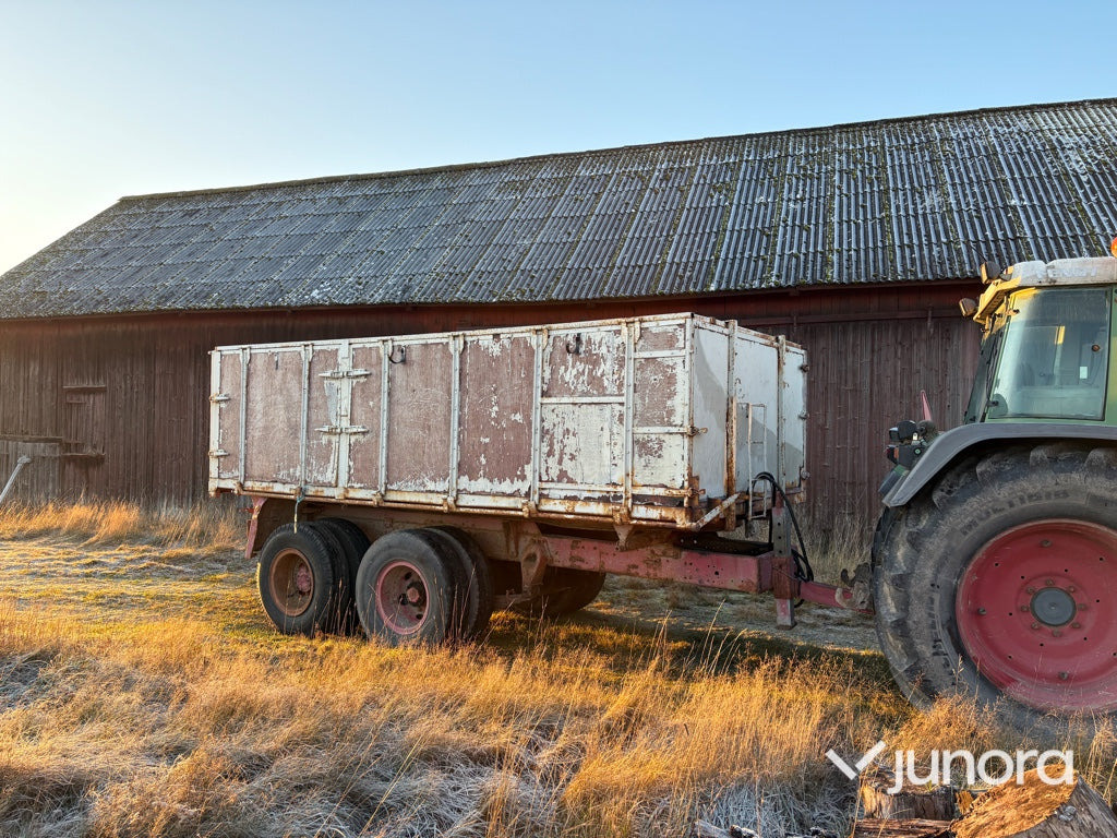 Spannmålskärra - 16 ton - Remolque volquete agrícola: foto 4 Spannmålskärra - 16 ton - Remolque volquete agrícola: foto 4