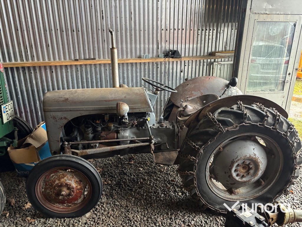 Traktor - Massey Ferguson TEA20 (Grålle) - Tractor: foto 2 Traktor - Massey Ferguson TEA20 (Grålle) - Tractor: foto 2