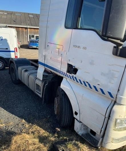 MAN TGX 18-440 4x2 LLS-U mega - Cabeza tractora: foto 2 MAN TGX 18-440 4x2 LLS-U mega - Cabeza tractora: foto 2