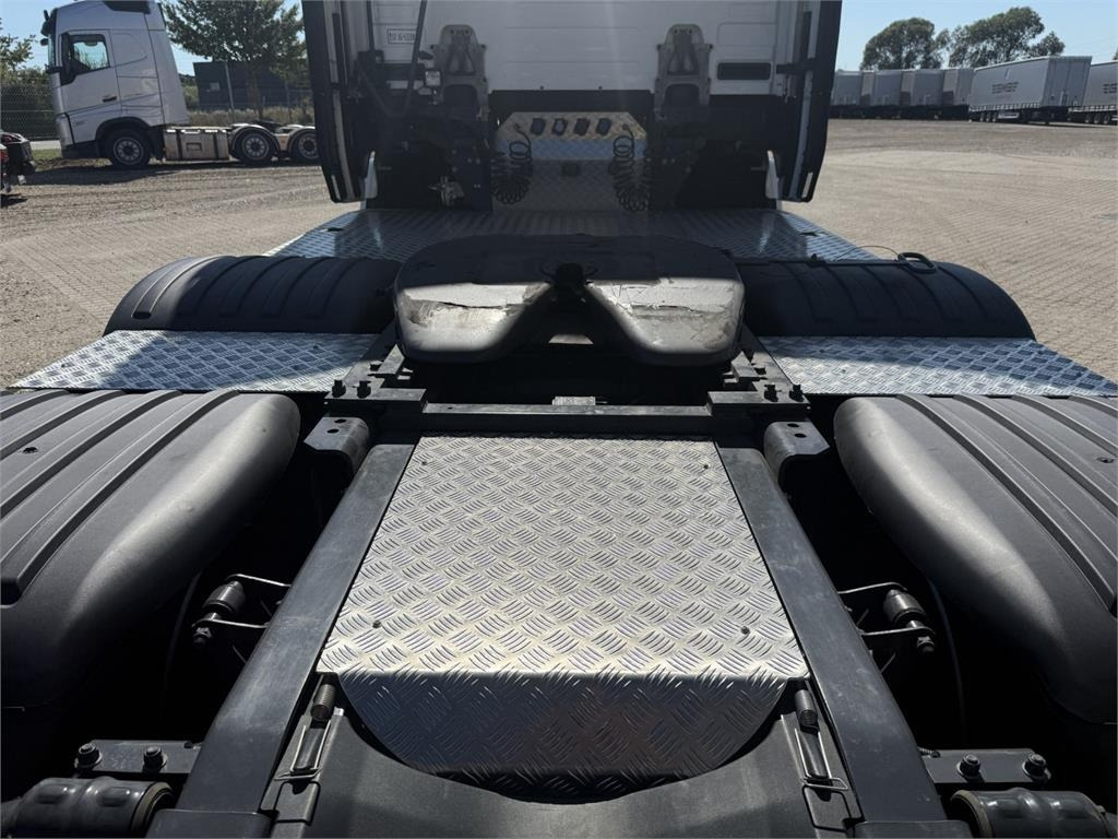 Scania S560 A 6x2 NB 2950 - Cabeza tractora: foto 4 Scania S560 A 6x2 NB 2950 - Cabeza tractora: foto 4