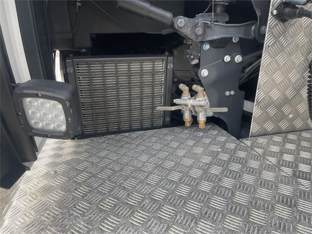 Scania S660 A 6x2 NB 2950 - Cabeza tractora: foto 5 Scania S660 A 6x2 NB 2950 - Cabeza tractora: foto 5