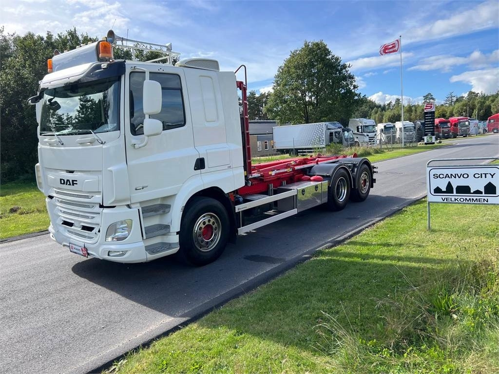 DAF CF 530 6x2*4 FAN - Camión multibasculante: foto 1 DAF CF 530 6x2*4 FAN - Camión multibasculante: foto 1