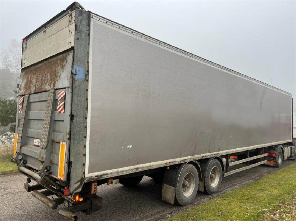 Fruehauf 13,6 mtr box - lodretstående lift - Semirremolque caja cerrada: foto 1 Fruehauf 13,6 mtr box - lodretstående lift - Semirremolque caja cerrada: foto 1
