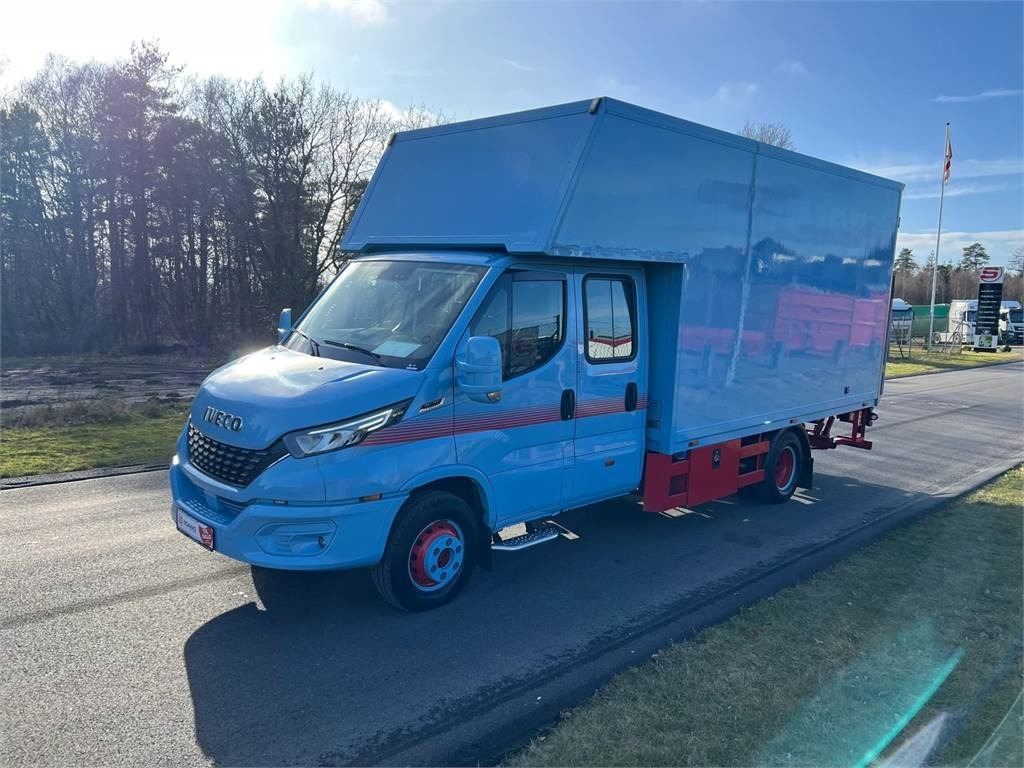 Iveco Daily 70C18 - dobbelt cab - Camión caja cerrada: foto 1 Iveco Daily 70C18 - dobbelt cab - Camión caja cerrada: foto 1