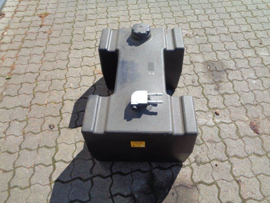 Mercedes-Benz 100 L plast (H formet) Dieseltank - Depósito de combustible para Camión: foto 3 Mercedes-Benz 100 L plast (H formet) Dieseltank - Depósito de combustible para Camión: foto 3