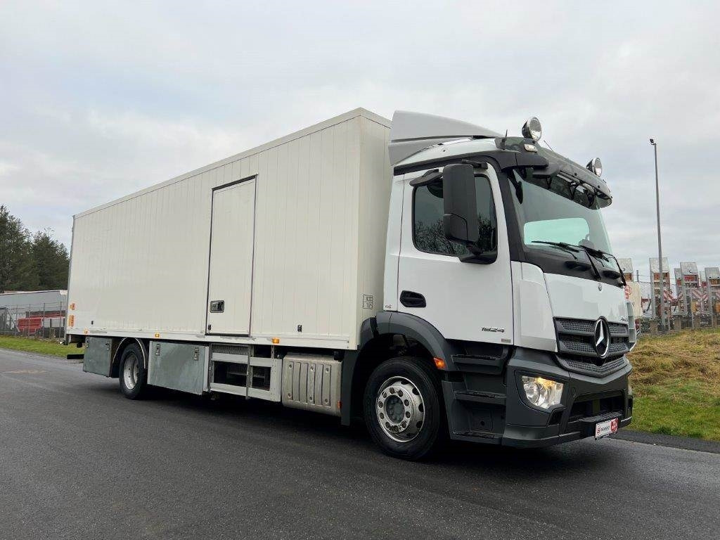 Mercedes-Benz Antos 1824 LnR - Camión caja cerrada: foto 1 Mercedes-Benz Antos 1824 LnR - Camión caja cerrada: foto 1