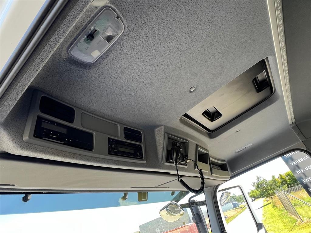 Camión caja cerrada Mercedes-Benz Atego 1224 LnR: foto 11