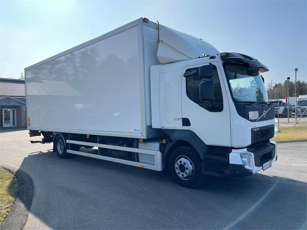 Volvo FL 16 ton 250HK - Camión caja cerrada: foto 2 Volvo FL 16 ton 250HK - Camión caja cerrada: foto 2