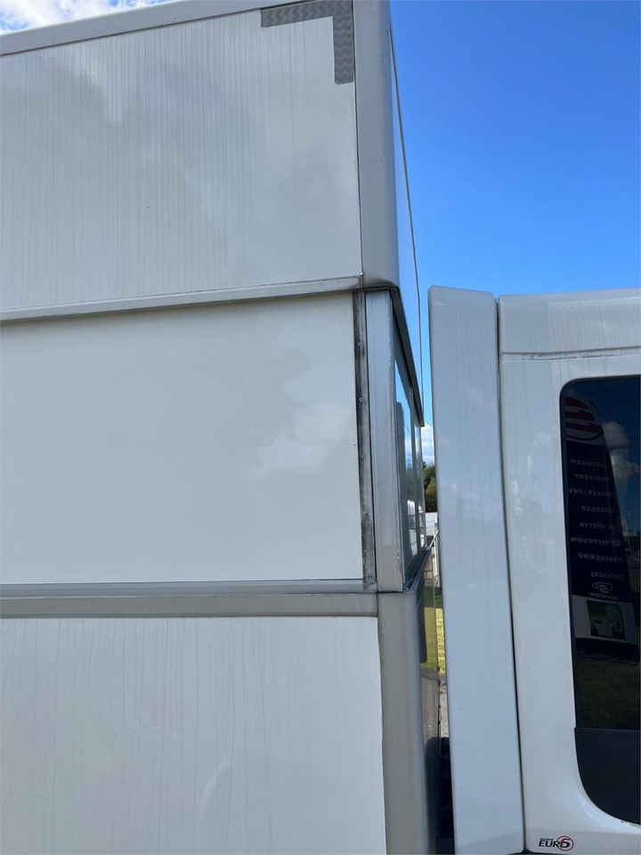 Volvo FL 250 16 ton  - Camión caja cerrada: foto 5 Volvo FL 250 16 ton  - Camión caja cerrada: foto 5