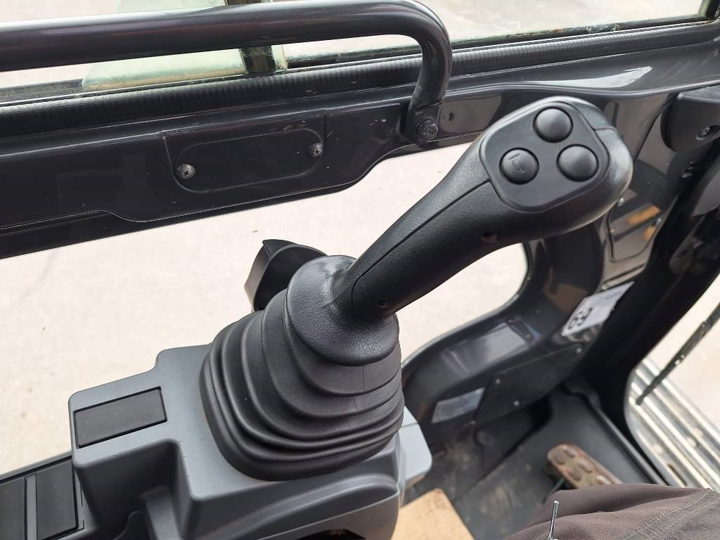 Excavadora de cadenas Hitachi ZX130LC-7M -SUOALUSTA-: foto 15