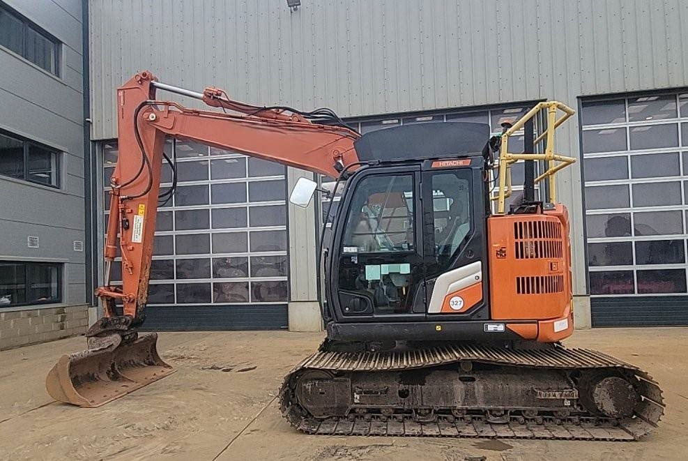 Hitachi ZX135US-7 - Excavadora de cadenas: foto 1 Hitachi ZX135US-7 - Excavadora de cadenas: foto 1