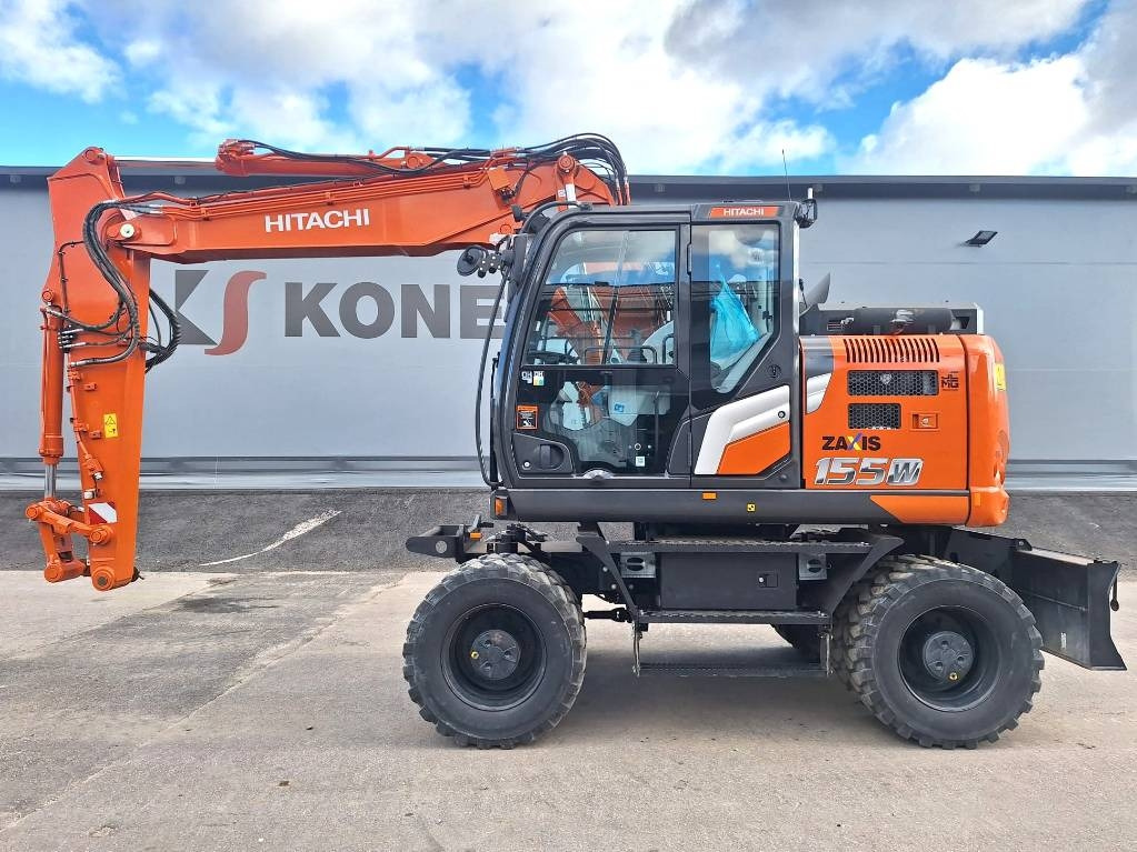 Hitachi ZX155W-7 -STAGE 5- VÄHÄN AJETTU - Excavadora de ruedas: foto 1 Hitachi ZX155W-7 -STAGE 5- VÄHÄN AJETTU - Excavadora de ruedas: foto 1