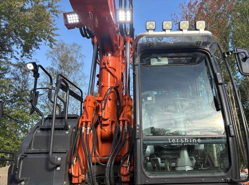 Hitachi ZX170W-6 + Peräkärry 2-akselinen - Excavadora de ruedas: foto 5 Hitachi ZX170W-6 + Peräkärry 2-akselinen - Excavadora de ruedas: foto 5