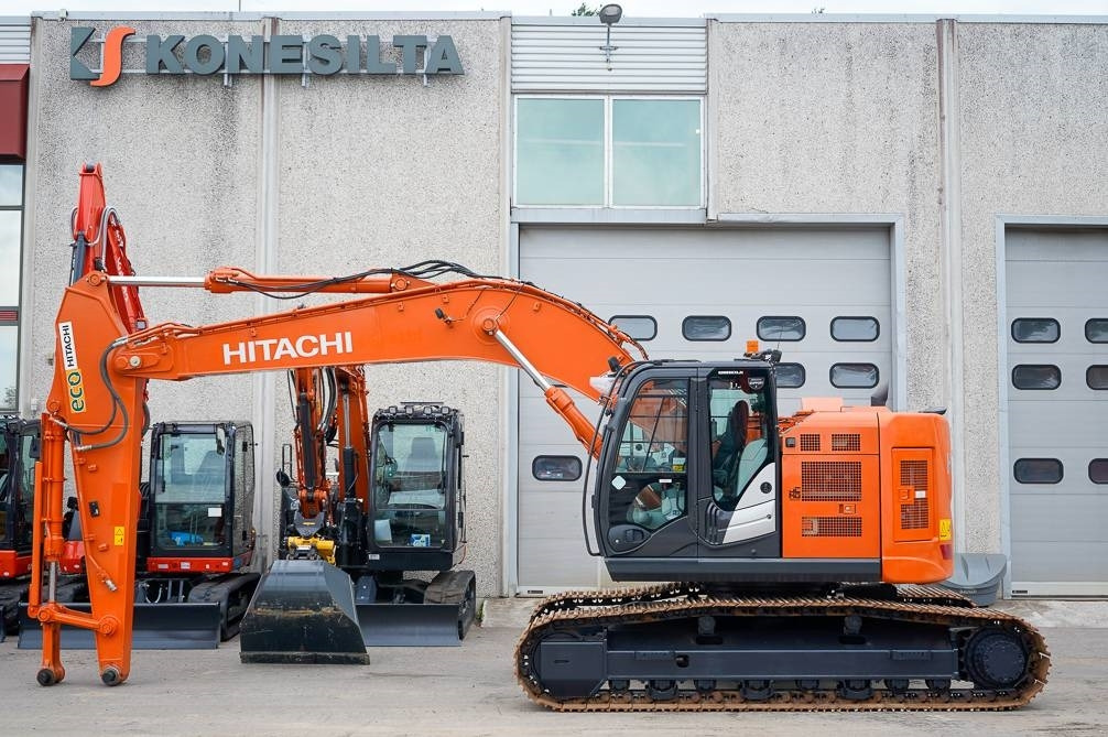 Hitachi ZX225USLC-6 - Excavadora de cadenas: foto 1 Hitachi ZX225USLC-6 - Excavadora de cadenas: foto 1