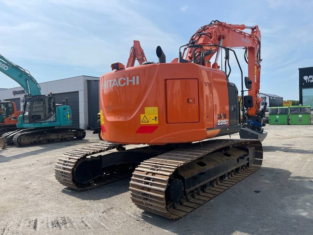 Hitachi ZX225USLC-6 PYÖRITTÄJÄLLÄ - Excavadora de cadenas: foto 4 Hitachi ZX225USLC-6 PYÖRITTÄJÄLLÄ - Excavadora de cadenas: foto 4
