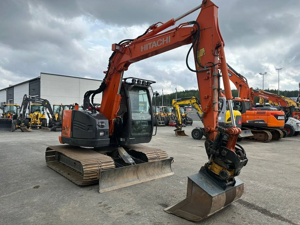 Hitachi ZX85US-5 800mm telat 6kpl työlaitteet mukaan - Miniexcavadora: foto 5 Hitachi ZX85US-5 800mm telat 6kpl työlaitteet mukaan - Miniexcavadora: foto 5