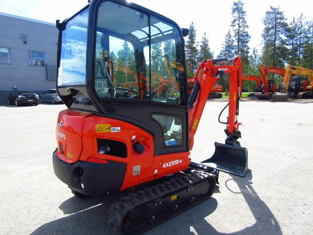 Kubota KX019-4 KALLISTAJALLA UUSI!! - Miniexcavadora: foto 4 Kubota KX019-4 KALLISTAJALLA UUSI!! - Miniexcavadora: foto 4