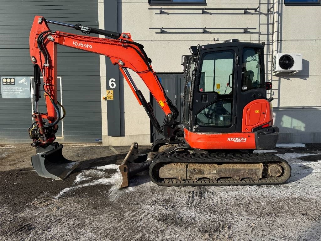 Kubota KX057-4 Pyörittäjällä - Miniexcavadora: foto 1 Kubota KX057-4 Pyörittäjällä - Miniexcavadora: foto 1