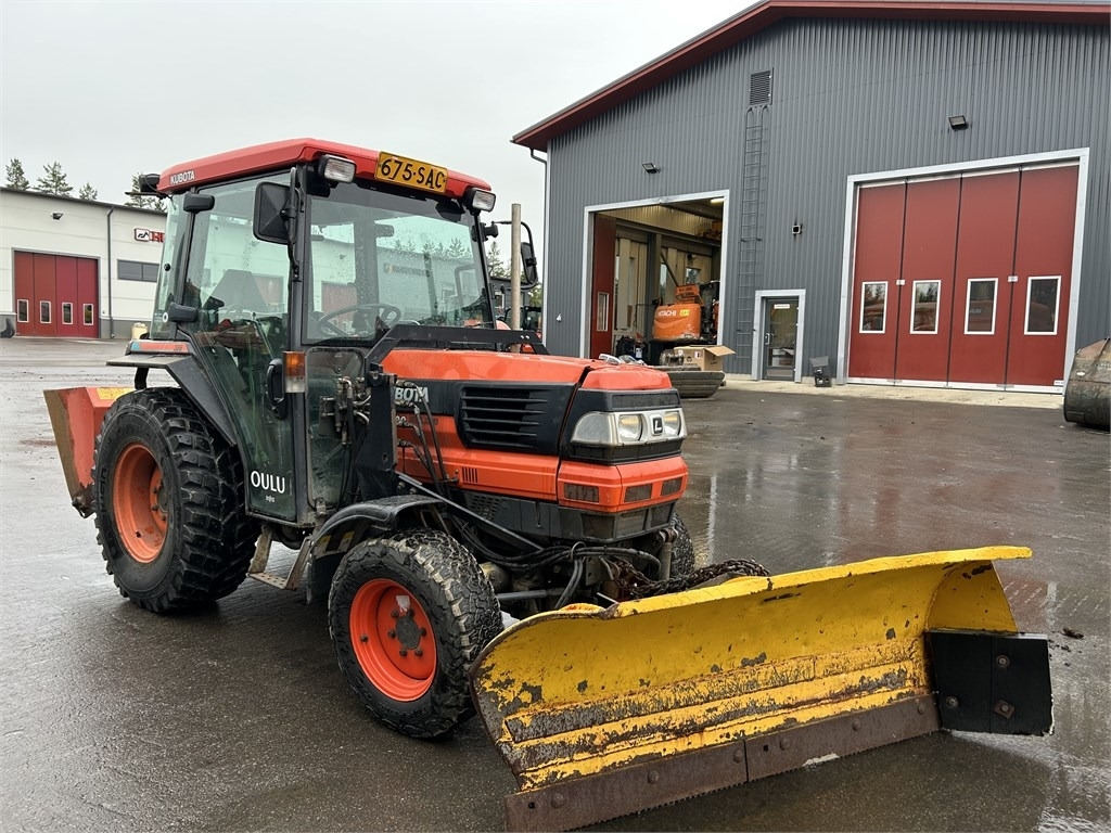 Kubota L 3600 AURA JA HIEKOTIN - Tractor municipal: foto 5 Kubota L 3600 AURA JA HIEKOTIN - Tractor municipal: foto 5