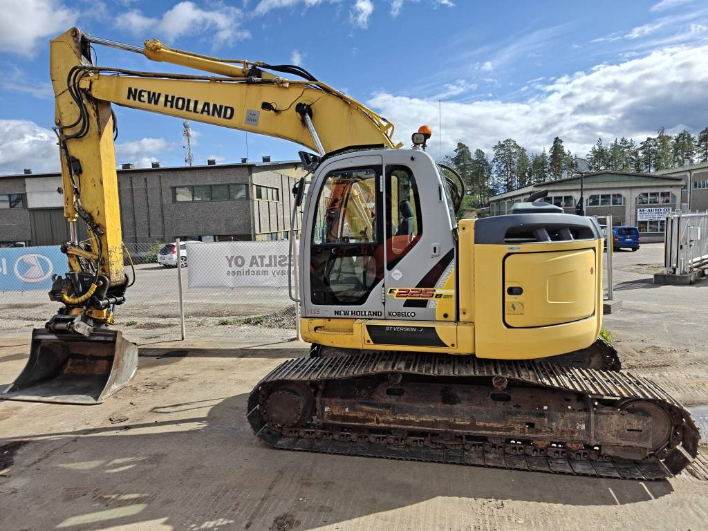 New Holland E225BSR ENGCONILLA - Excavadora de cadenas: foto 1 New Holland E225BSR ENGCONILLA - Excavadora de cadenas: foto 1