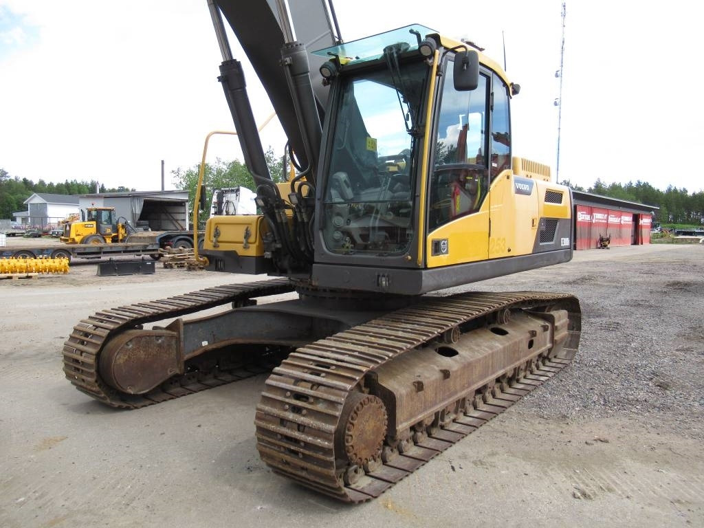 Leasing de Volvo EC300DL PYÖRITTÄJÄLLÄ  Volvo EC300DL PYÖRITTÄJÄLLÄ: foto 13