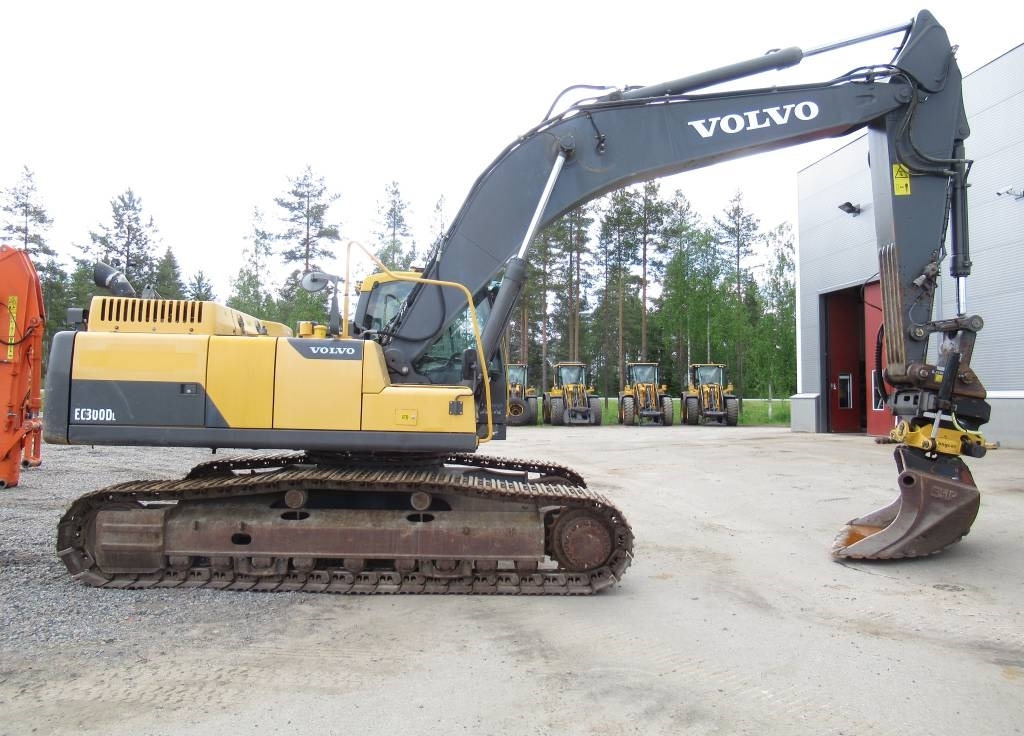 Leasing de Volvo EC300DL PYÖRITTÄJÄLLÄ  Volvo EC300DL PYÖRITTÄJÄLLÄ: foto 6