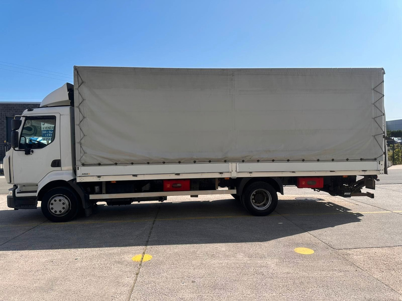 Renault Midlum dXi220-12. Klima. - Camión lona: foto 1 Renault Midlum dXi220-12. Klima. - Camión lona: foto 1