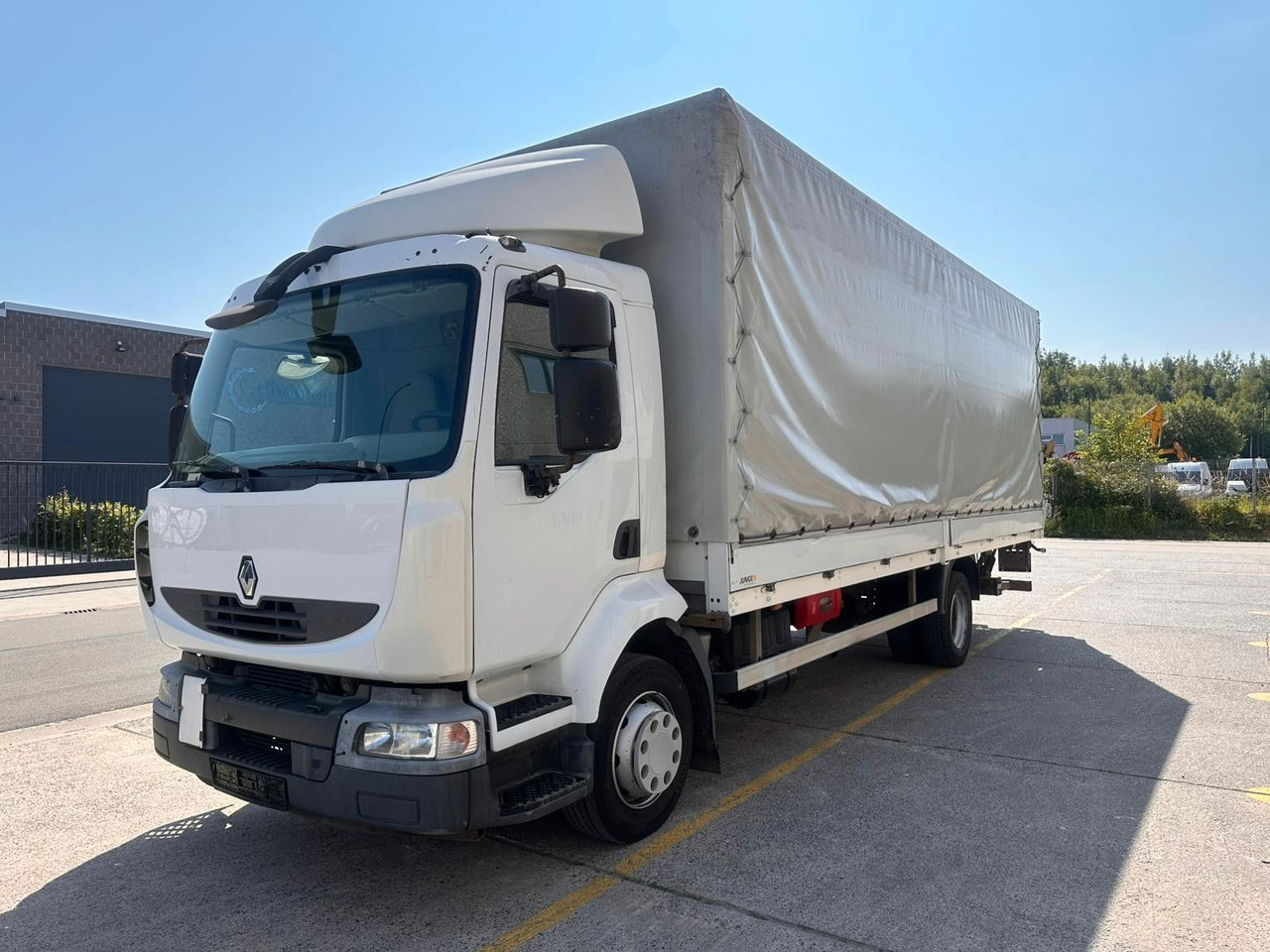 Renault Midlum dXi220-12. Klima. - Camión lona: foto 3 Renault Midlum dXi220-12. Klima. - Camión lona: foto 3