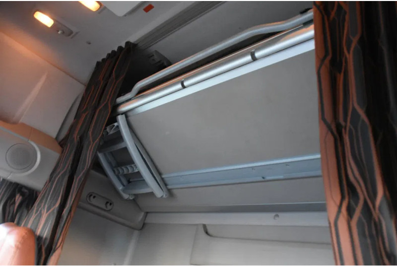 Cabeza tractora DAF XF 530 SSC 4x2 - RETARDER - PARK. AIRCO - 2 x FUEL TANKS - ALCOA'S - LED - TOP CONDITION -: foto 11