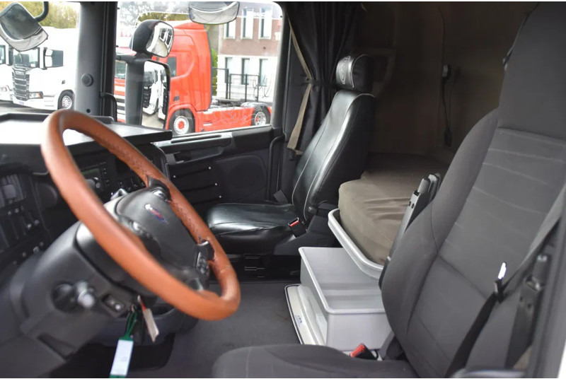 Scania R450 TL 4x2 - RETARDER - 866 TKM - PARK. AIRCO - NAVI - 2 x FUEL TANKS - GOOD CONDITION - - Cabeza tractora: foto 4 Scania R450 TL 4x2 - RETARDER - 866 TKM - PARK. AIRCO - NAVI - 2 x FUEL TANKS - GOOD CONDITION - - Cabeza tractora: foto 4