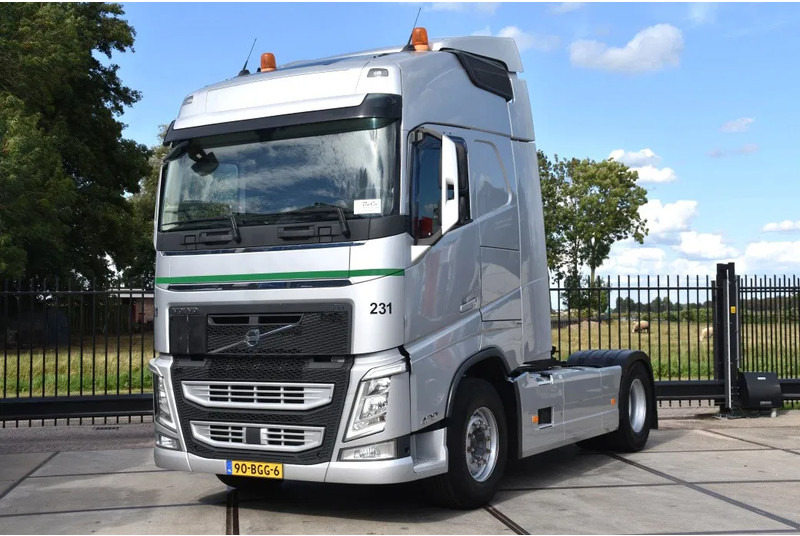 Volvo FH 420 Globe 4x2 - ADR FL - ONLY 670 TKM - PTO - AIRCO - DIFF. LOCK - GOOD CONDITION - - Cabeza tractora: foto 2 Volvo FH 420 Globe 4x2 - ADR FL - ONLY 670 TKM - PTO - AIRCO - DIFF. LOCK - GOOD CONDITION - - Cabeza tractora: foto 2