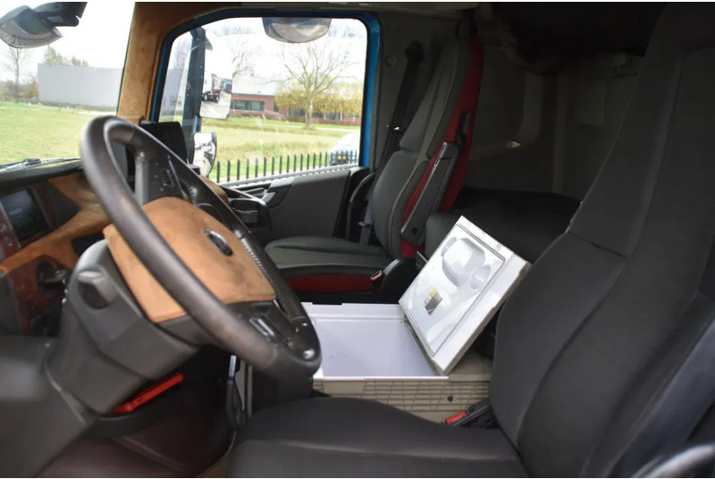 Volvo FH 540 Globe 6x2/4 - 633 TKM - HYDRAULICS - PTO - 2 BEDS - XENON - GOOD CONDITION - - Cabeza tractora: foto 5 Volvo FH 540 Globe 6x2/4 - 633 TKM - HYDRAULICS - PTO - 2 BEDS - XENON - GOOD CONDITION - - Cabeza tractora: foto 5