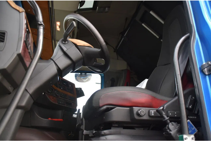Volvo FH 540 Globe 6x2/4 - 633 TKM - HYDRAULICS - PTO - 2 BEDS - XENON - GOOD CONDITION - - Cabeza tractora: foto 4 Volvo FH 540 Globe 6x2/4 - 633 TKM - HYDRAULICS - PTO - 2 BEDS - XENON - GOOD CONDITION - - Cabeza tractora: foto 4