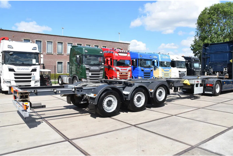 Renders HASTRAILER FCC - ALL CONNECTIONS - LIFT AXLE - 2 x EXTENDABLE - SAF AXLES - DISC BRAKES - EXCELLENT CONDITION - - Semirremolque portacontenedore/ Intercambiable: foto 3 Renders HASTRAILER FCC - ALL CONNECTIONS - LIFT AXLE - 2 x EXTENDABLE - SAF AXLES - DISC BRAKES - EXCELLENT CONDITION - - Semirremolque portacontenedore/ Intercambiable: foto 3