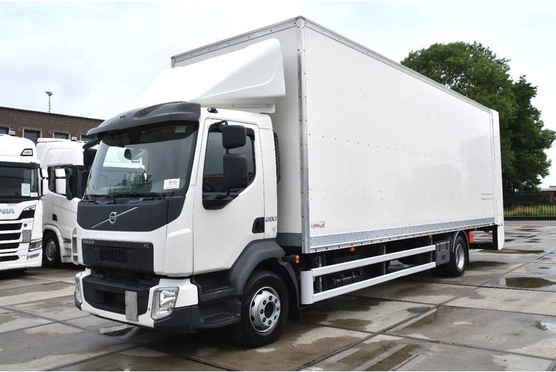 Volvo FL 280 4x2 + BOX - 294 TKM - AIRCO - DOUBLE CARGOFLOOR - ELEVATOR - REMOTE CONTROL - CAMERA - - Camión caja cerrada: foto 1 Volvo FL 280 4x2 + BOX - 294 TKM - AIRCO - DOUBLE CARGOFLOOR - ELEVATOR - REMOTE CONTROL - CAMERA - - Camión caja cerrada: foto 1