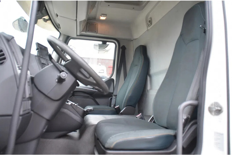 Volvo FL 280 4x2 + BOX - 312 TKM - AIRCO - DOUBLE CARGOFLOOR - ELEVATOR - REMOTE CONTROL - CAMERA - - Camión caja cerrada: foto 4 Volvo FL 280 4x2 + BOX - 312 TKM - AIRCO - DOUBLE CARGOFLOOR - ELEVATOR - REMOTE CONTROL - CAMERA - - Camión caja cerrada: foto 4