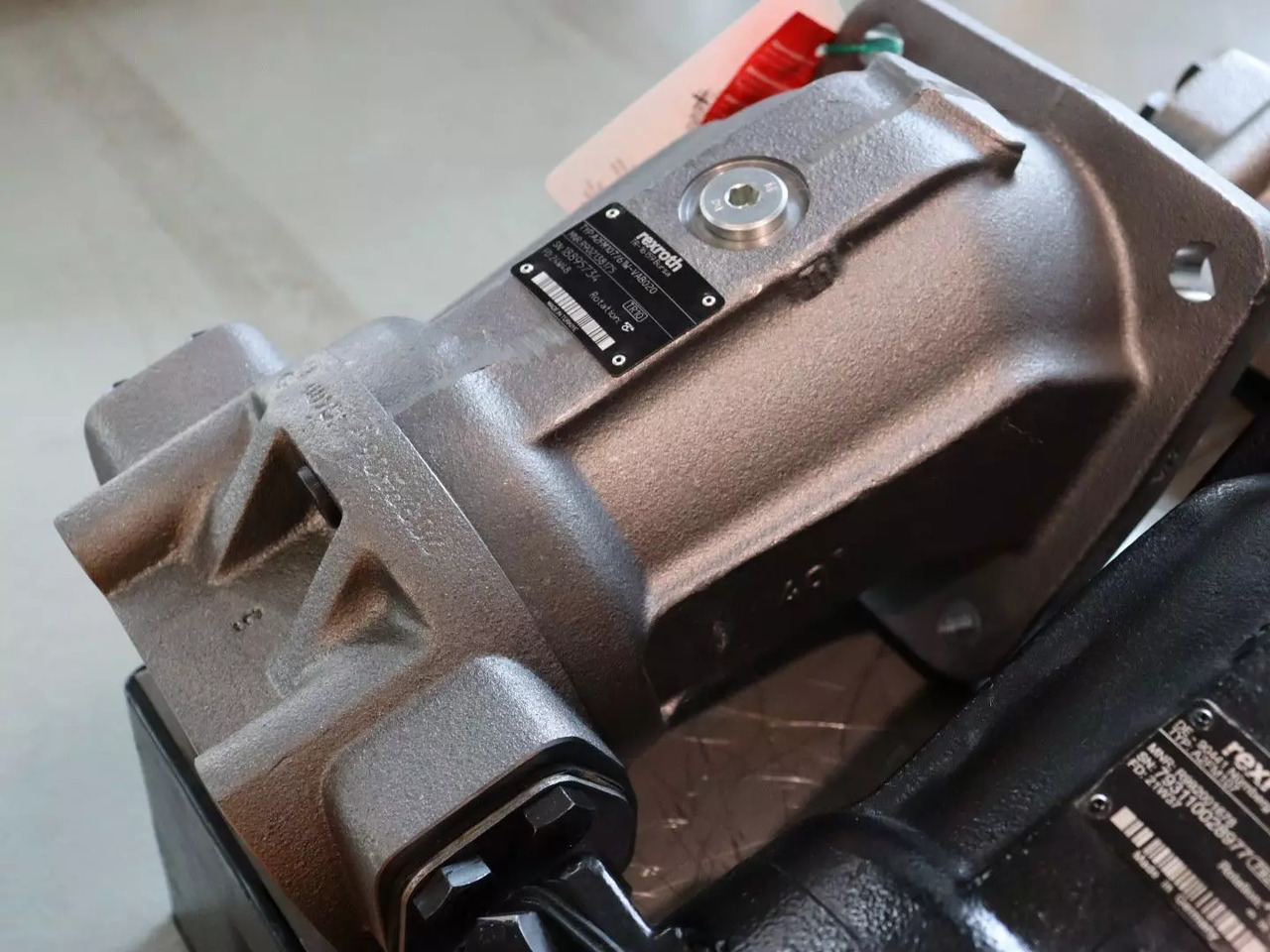 REXROTH A2FM107/61W-VAB020 - Motor hidráulico para Maquinaria de construcción: foto 1 REXROTH A2FM107/61W-VAB020 - Motor hidráulico para Maquinaria de construcción: foto 1