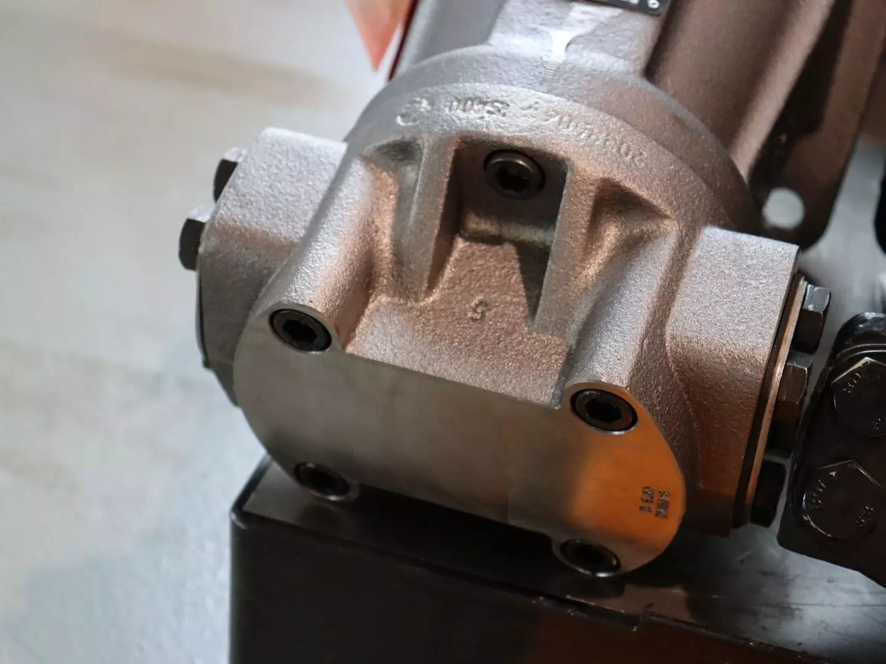 REXROTH A2FM107/61W-VAB020 - Motor hidráulico para Maquinaria de construcción: foto 3 REXROTH A2FM107/61W-VAB020 - Motor hidráulico para Maquinaria de construcción: foto 3