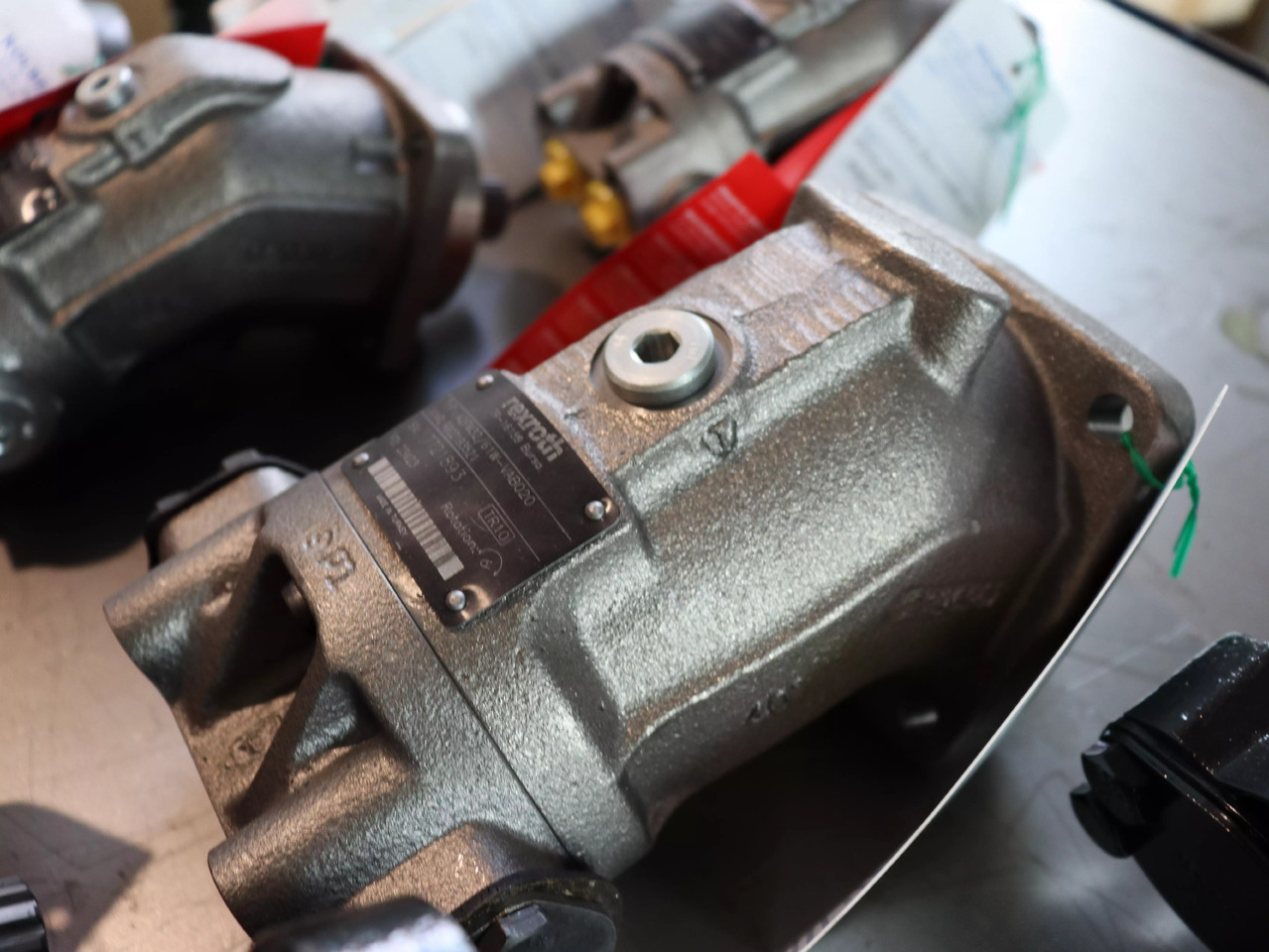 REXROTH A2FM63/61W-VAB020 - Motor hidráulico para Maquinaria de construcción: foto 2 REXROTH A2FM63/61W-VAB020 - Motor hidráulico para Maquinaria de construcción: foto 2